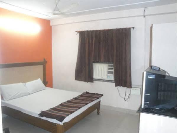 Oyo Hotel Lakshmi Paradise Visakhapatnam Esterno foto
