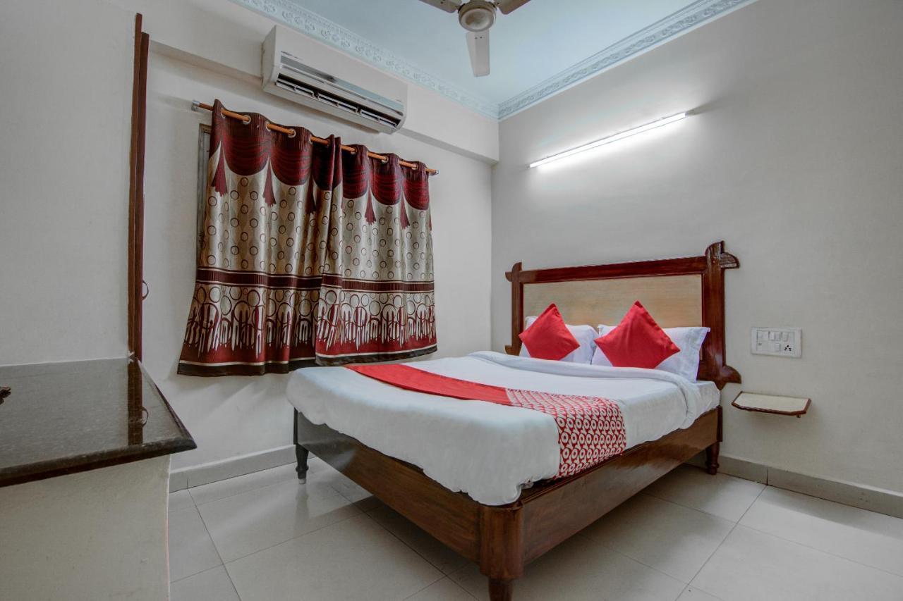 Oyo Hotel Lakshmi Paradise Visakhapatnam Esterno foto