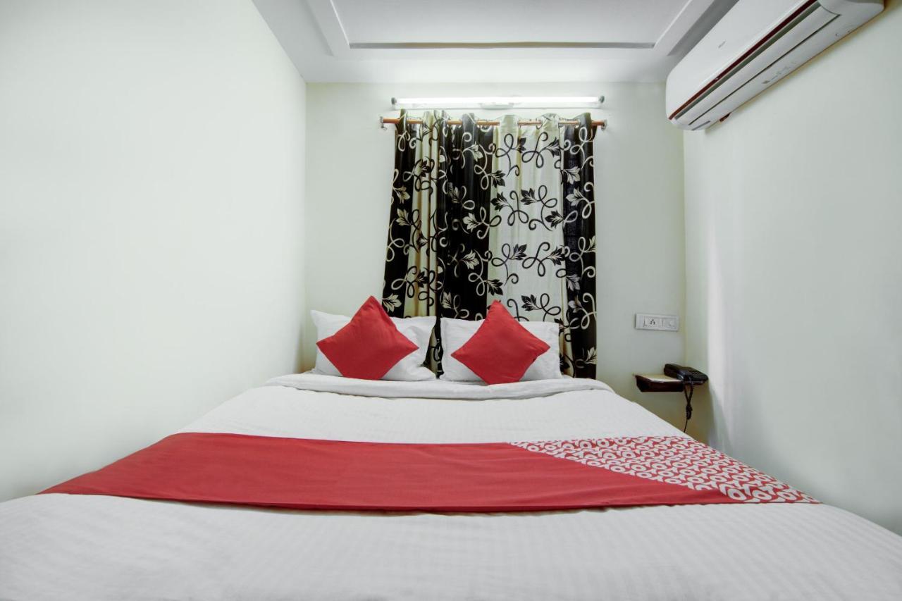 Oyo Hotel Lakshmi Paradise Visakhapatnam Esterno foto