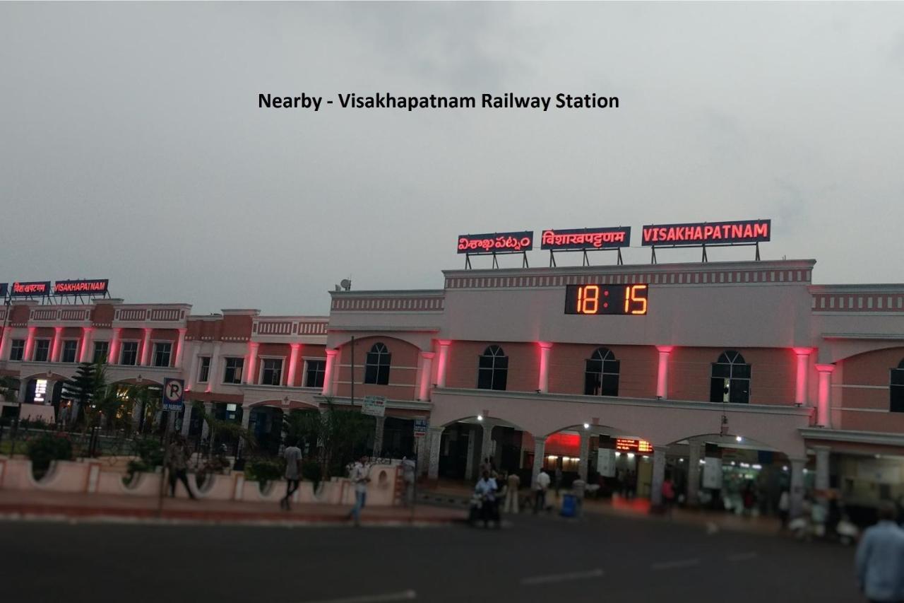 Oyo Hotel Lakshmi Paradise Visakhapatnam Esterno foto